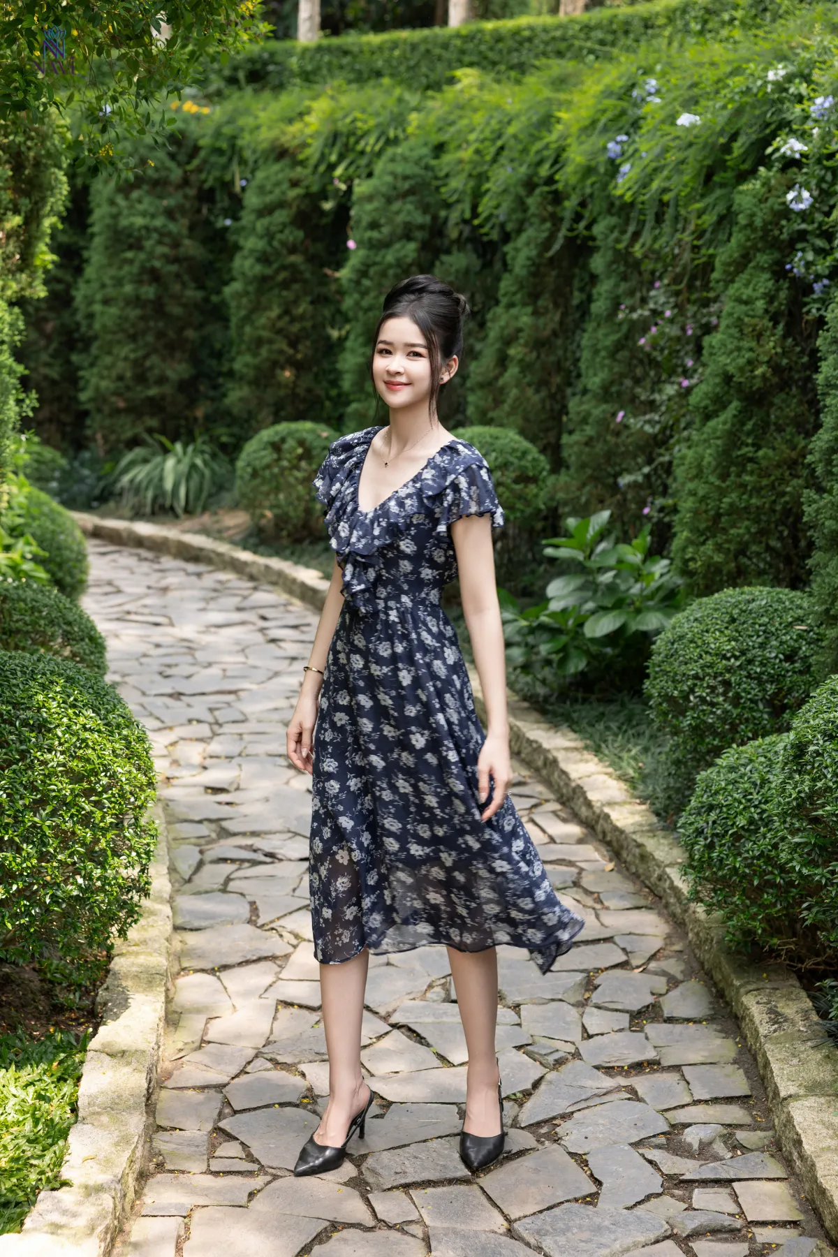 Đầm voan hoa phối cổ bèo nữ tính, bay bỏng