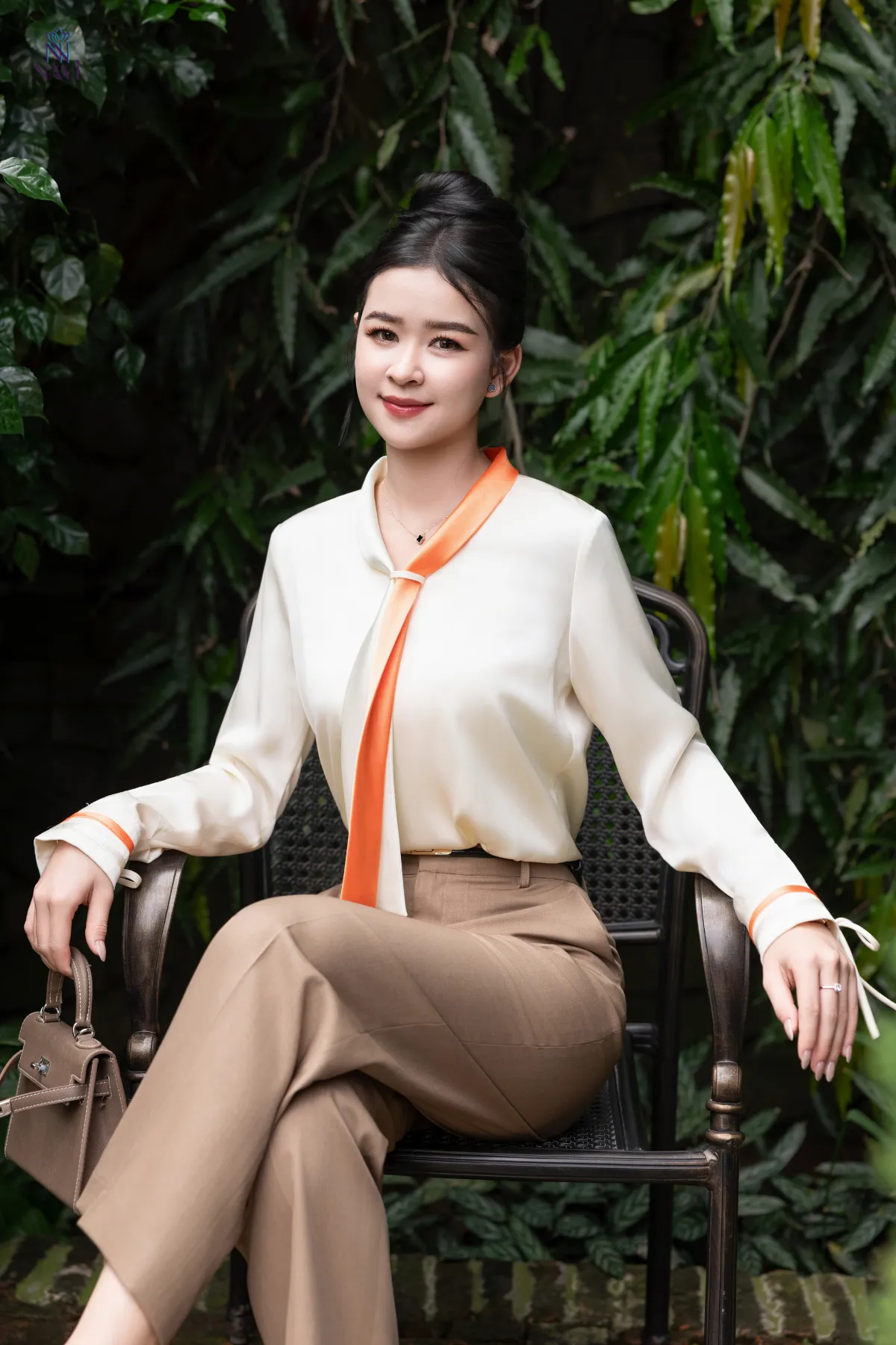 Áo sơ mi kiểu phối nơ cổ thanh lịch, hiện đại NaviFa